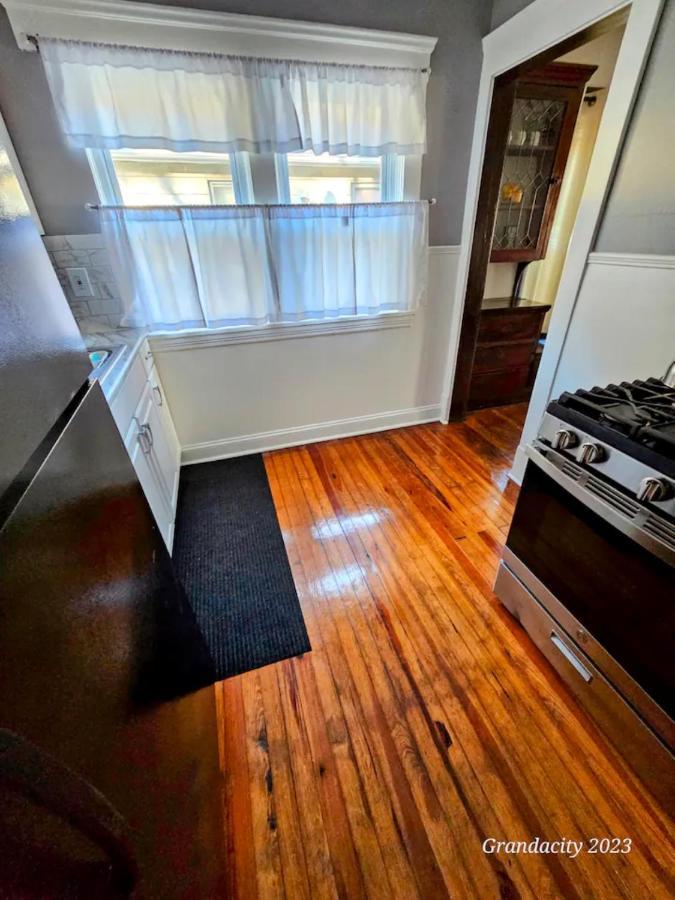 Lovely! Near Cleve Clinic/Uh/Cwru/Dwntwn W/Porch Villa Cleveland Luaran gambar